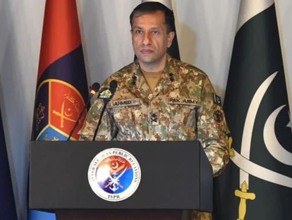 خیبرپختونخوا میں دہشتگردوں کو سازگار سیاسی ماحول فراہم کیا جاتا ہے، ڈی جی آئی ایس پی آر